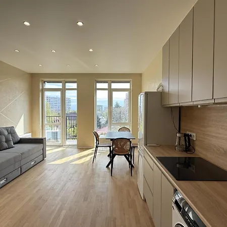 пространство у моря на дачной! Apartment Odessa